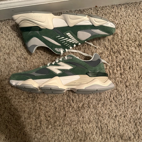 New Balance - Picture 4 of 7